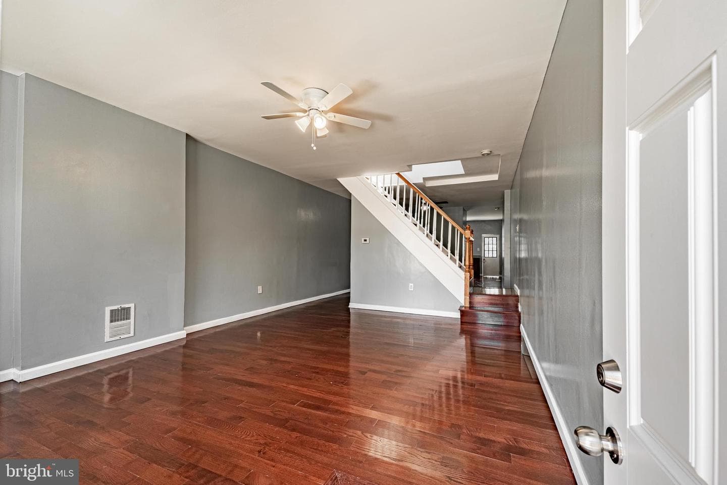 2019 E North Avenue photo 4