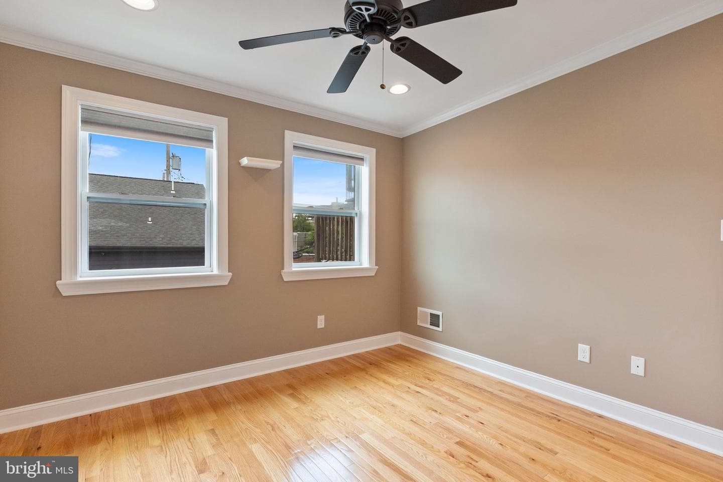 14 S Collington Avenue photo 8