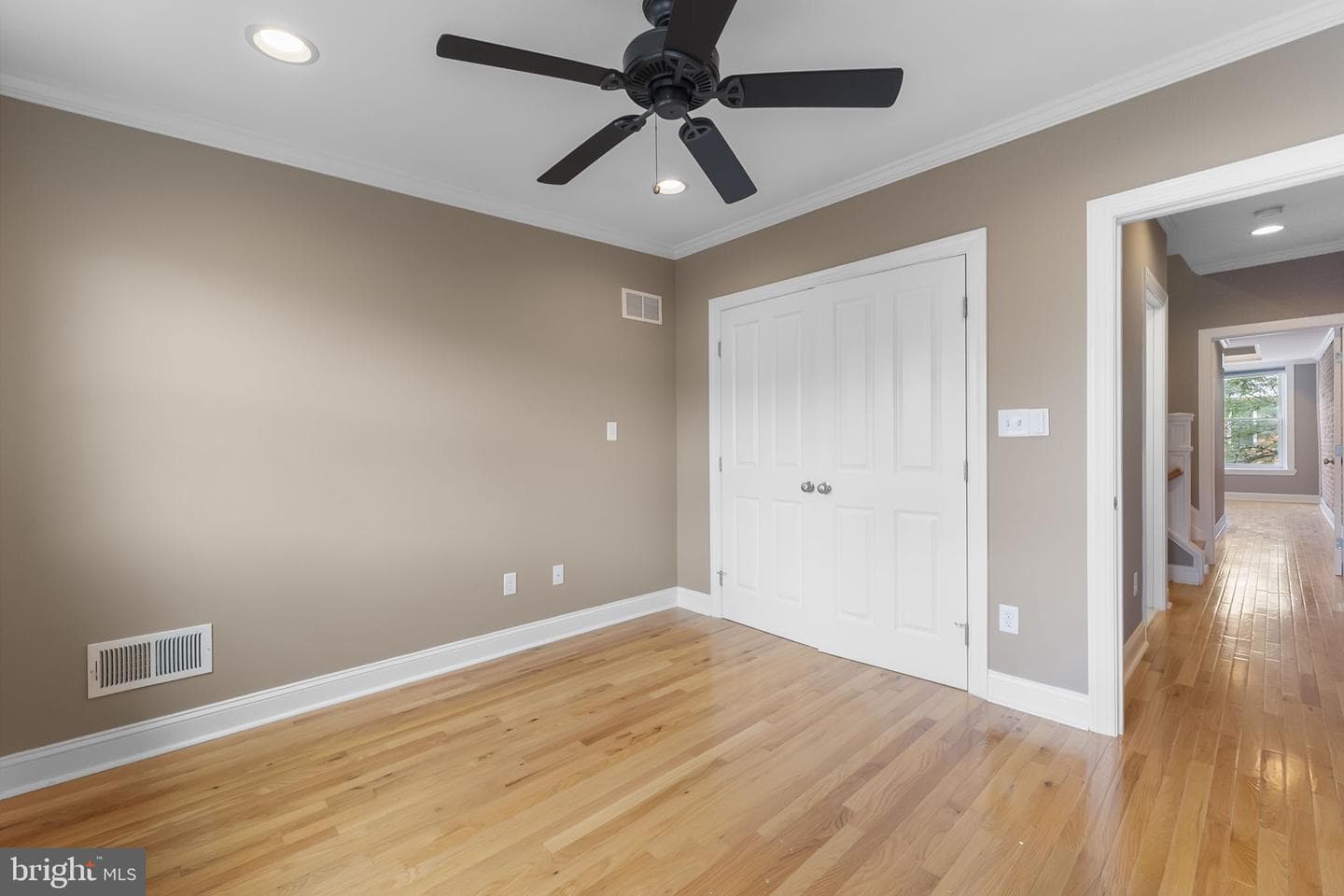 14 S Collington Avenue photo 9