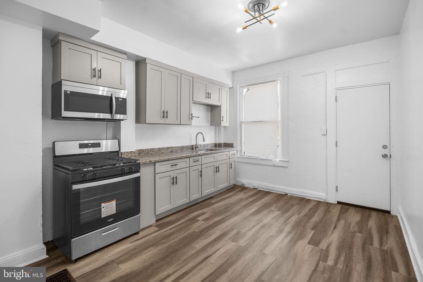 2621 Sloatfield photo 4