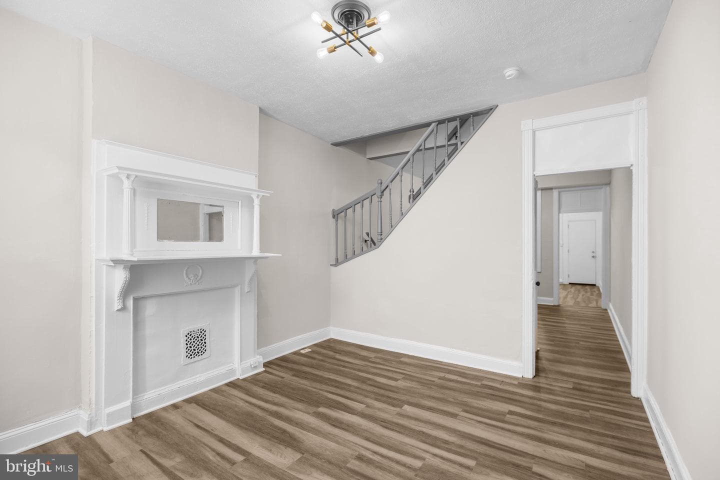 2621 Sloatfield photo 6