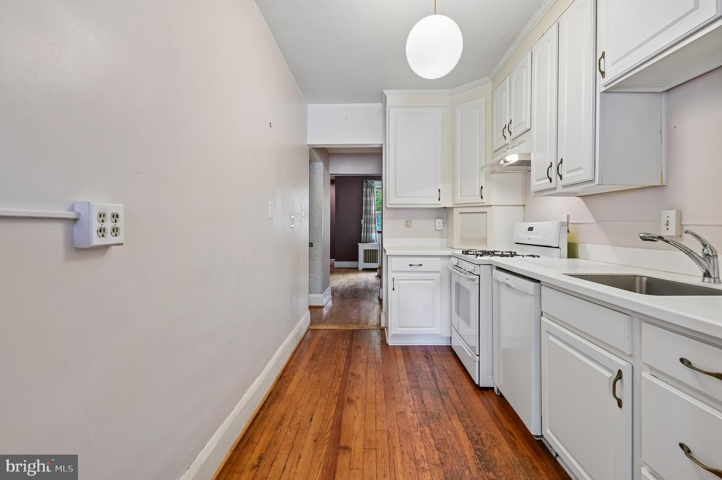 3910 Greenmount Avenue photo 12
