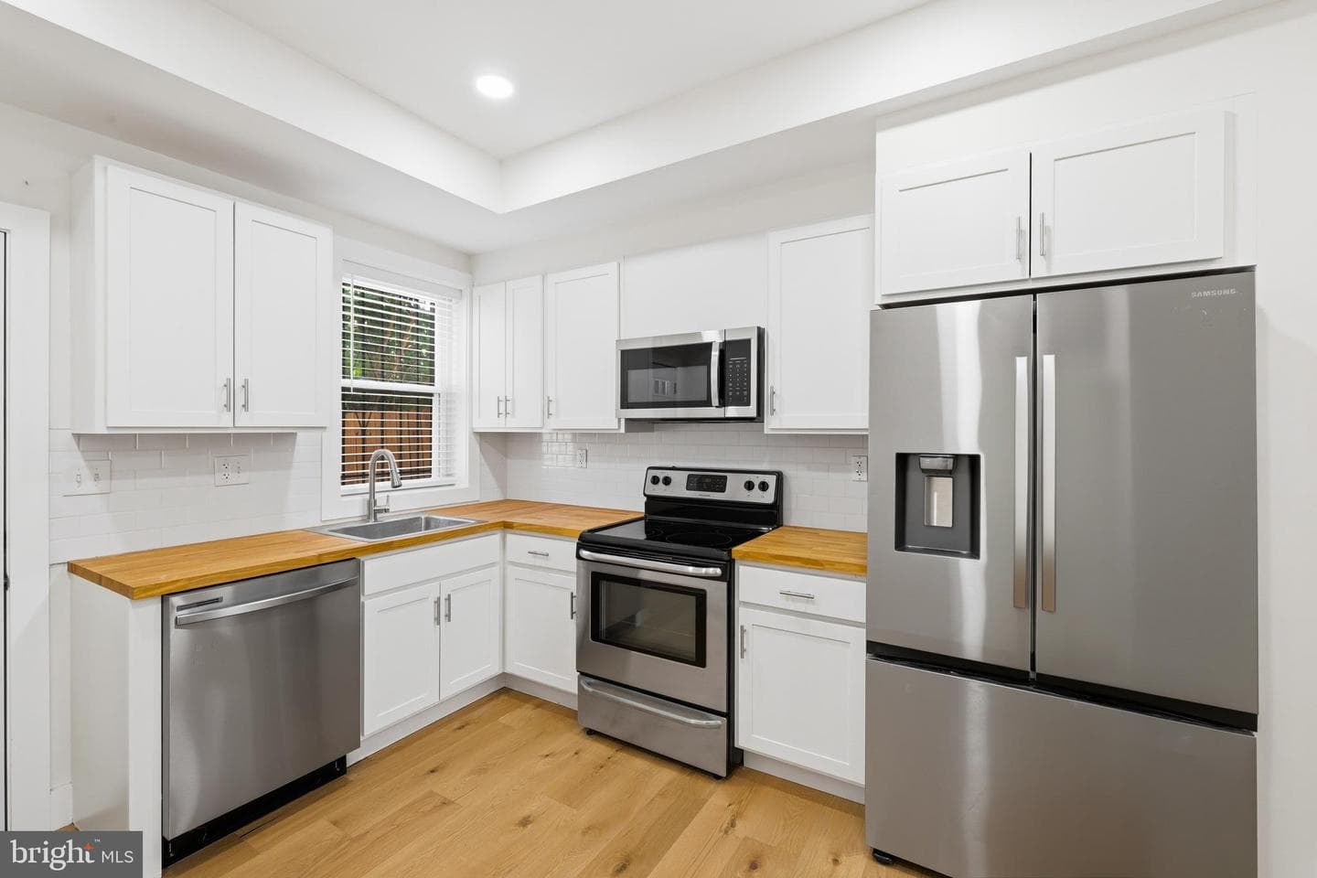 591 Orchard Street photo 10