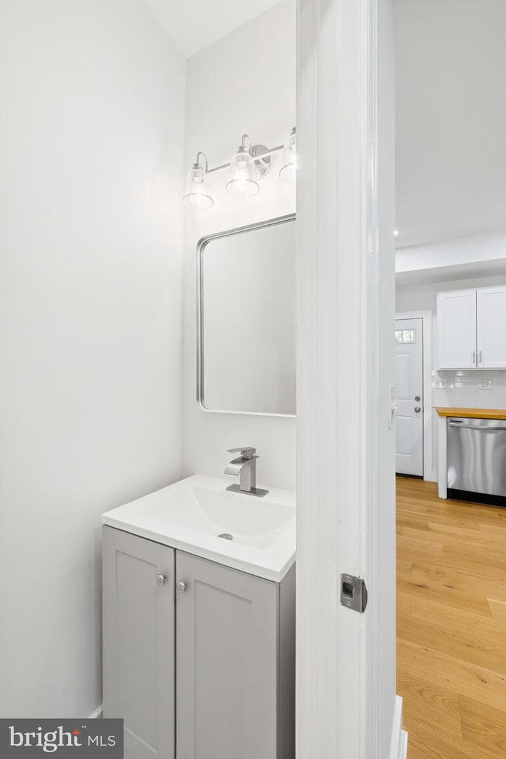 591 Orchard Street photo 13