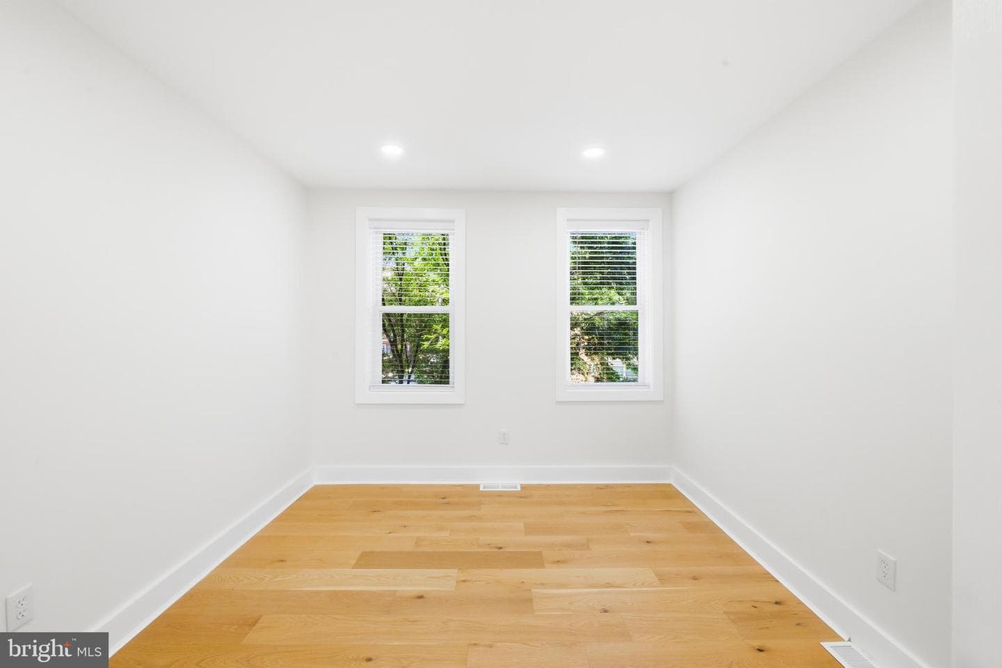 591 Orchard Street photo 19