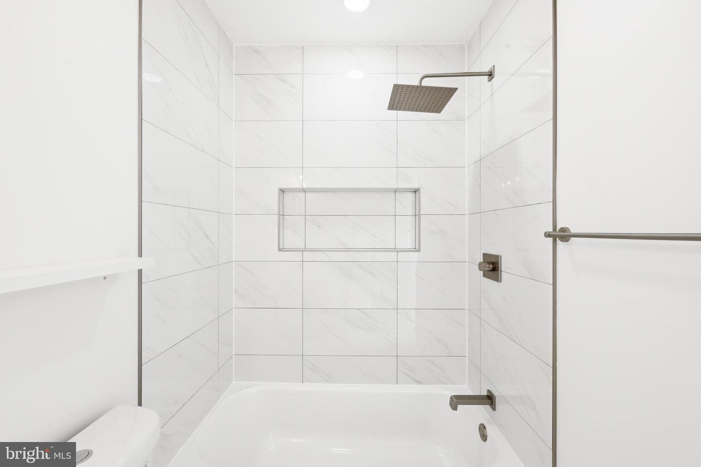 591 Orchard Street photo 21
