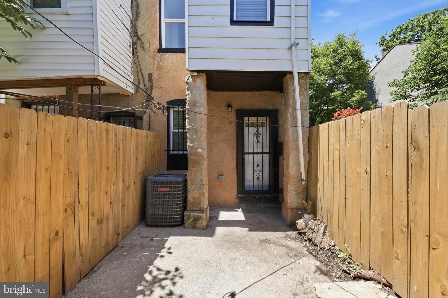 591 Orchard Street photo 23