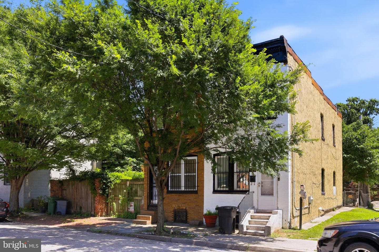 591 Orchard Street photo 3