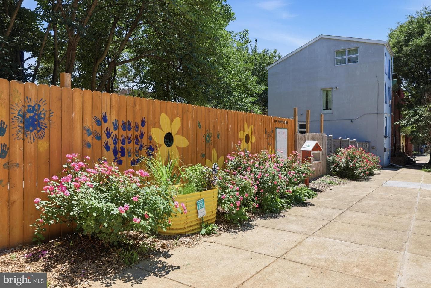 591 Orchard Street photo 32