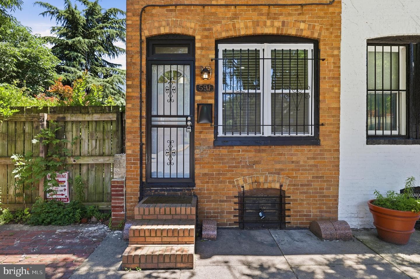 591 Orchard Street photo 4