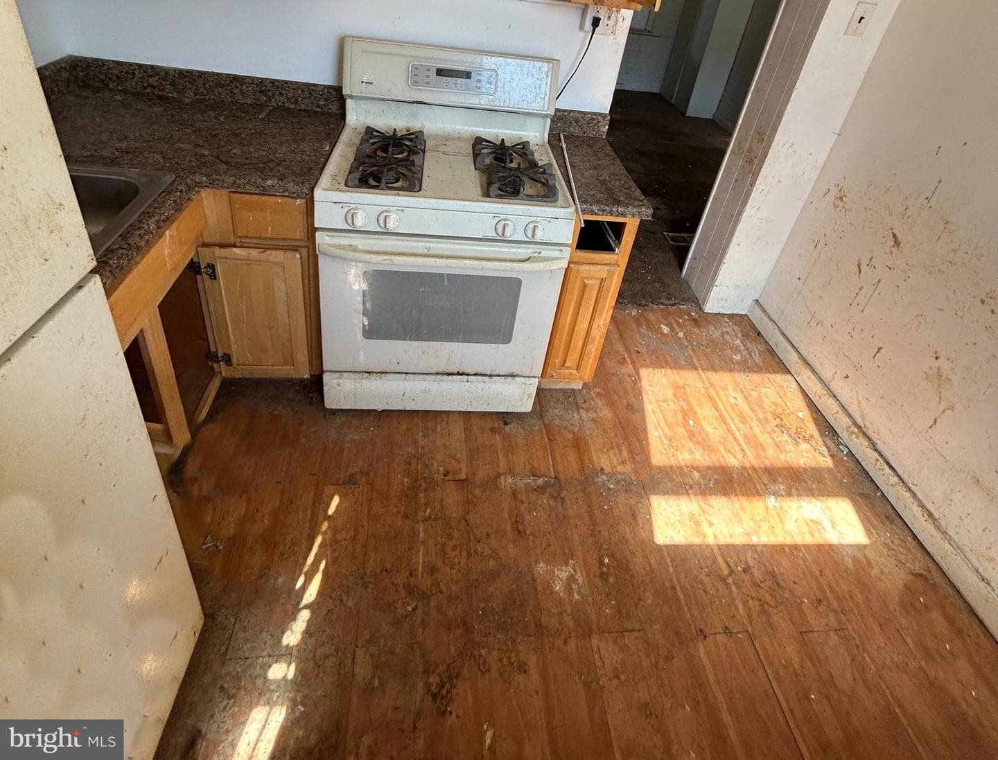 1221 N Decker Avenue photo 9