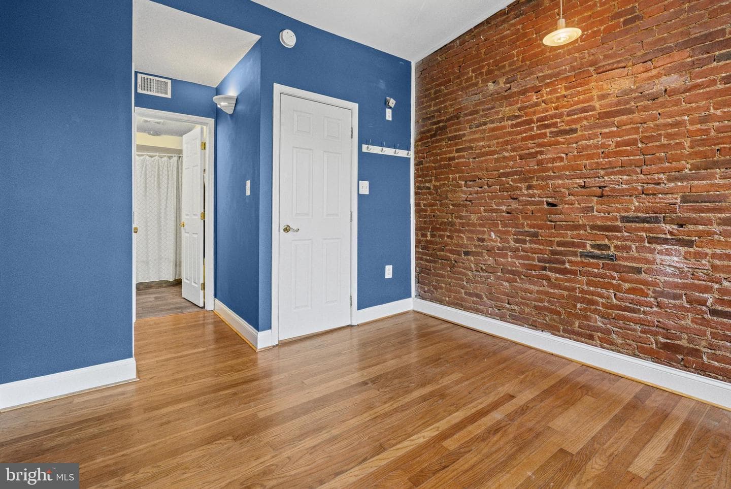 1456 Andre Street photo 10