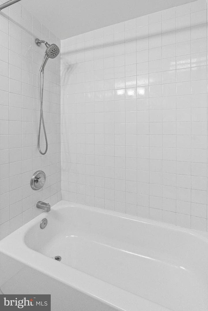 1456 Andre Street photo 14
