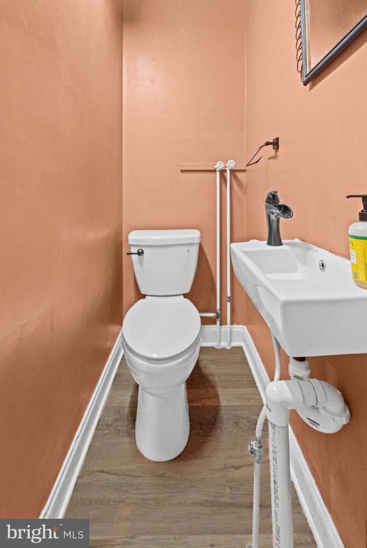 1456 Andre Street photo 24