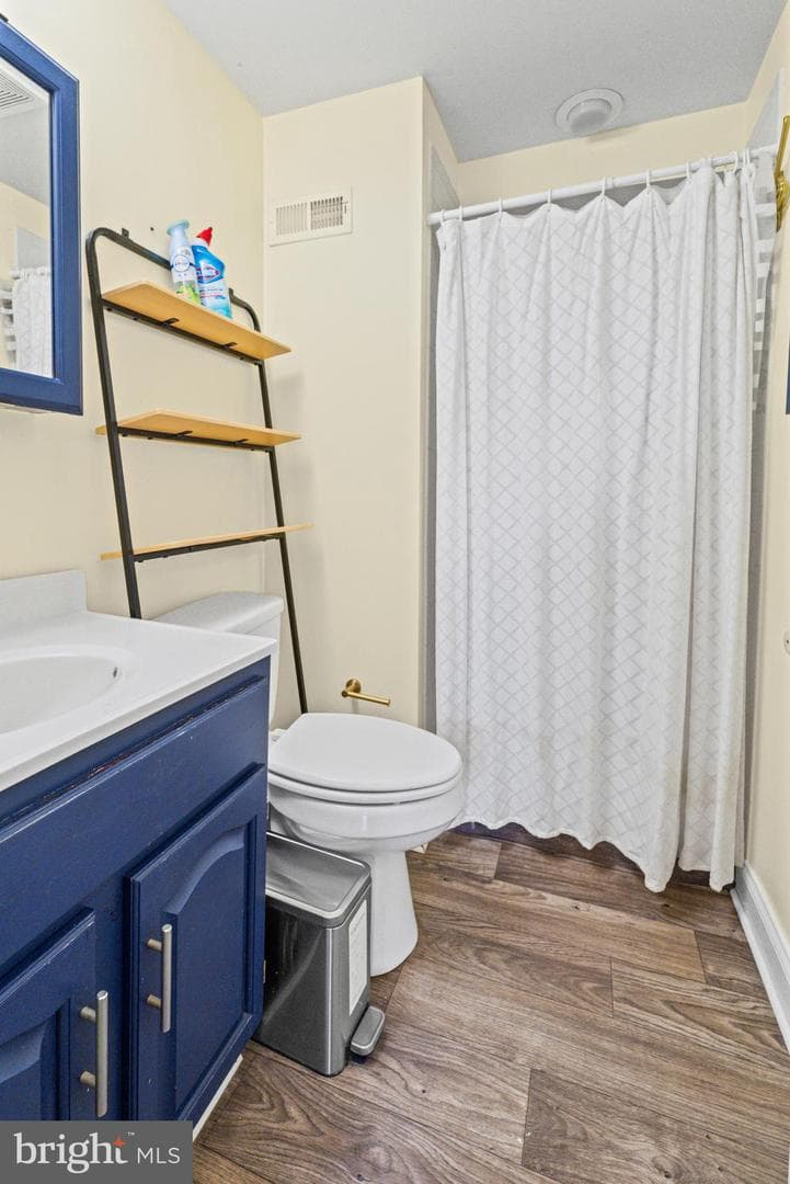 1456 Andre Street photo 9