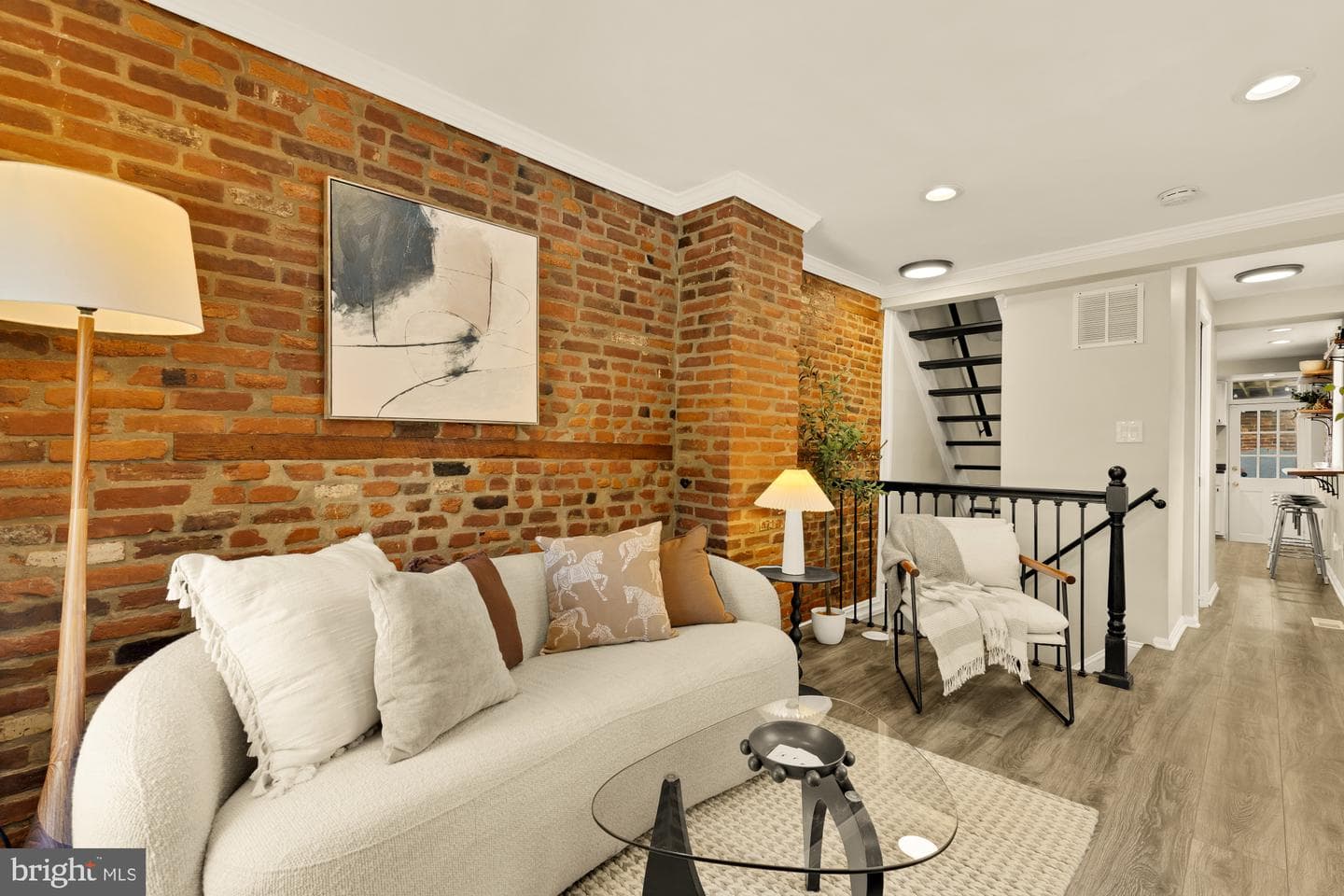 1100 Riverside Avenue photo 2