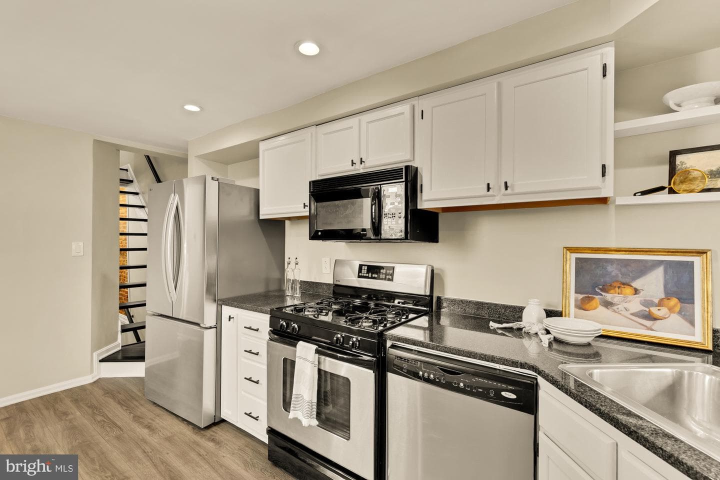 1100 Riverside Avenue photo 6