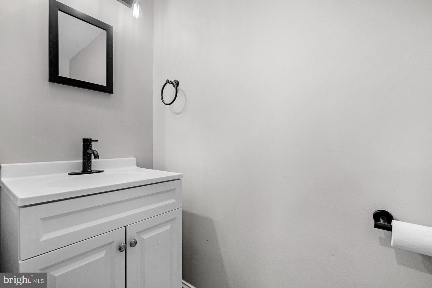 1221 Ashburton Street photo 27