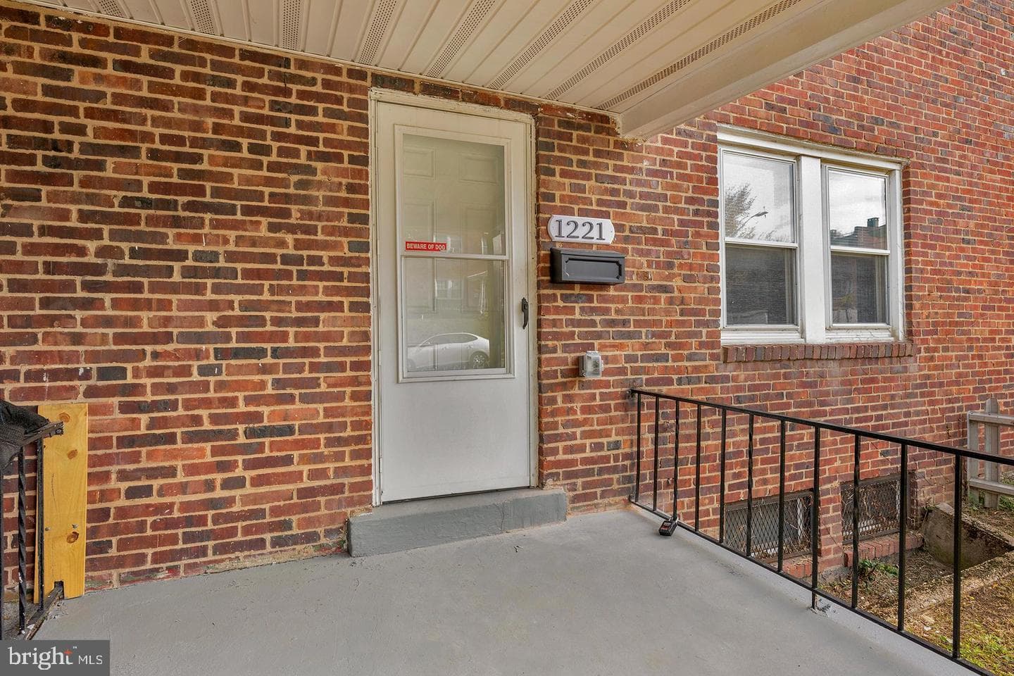 1221 Ashburton Street photo 4