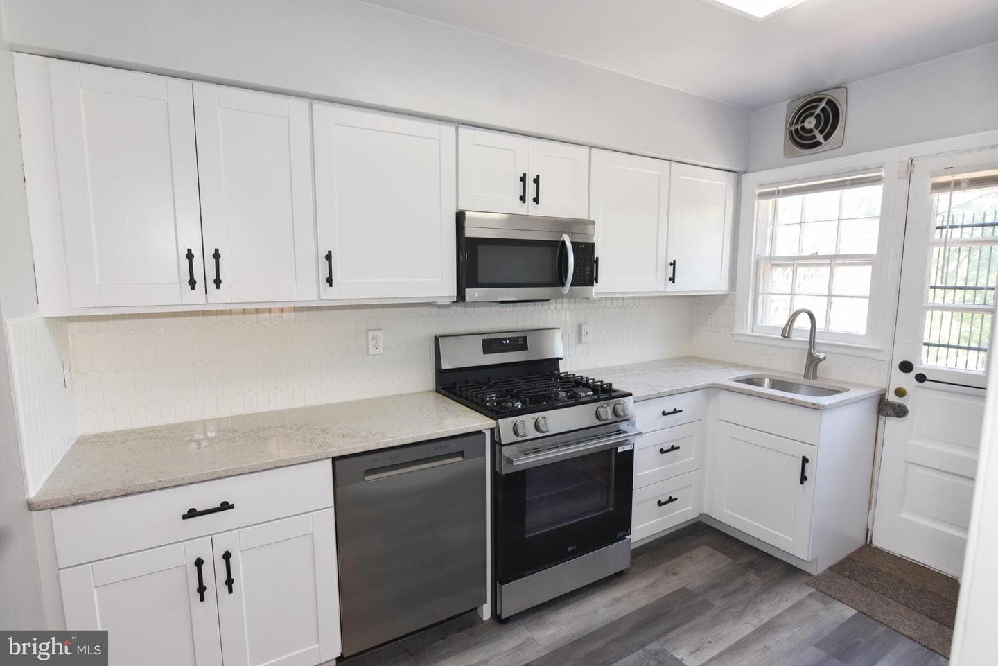 4208 Westview Road photo 10