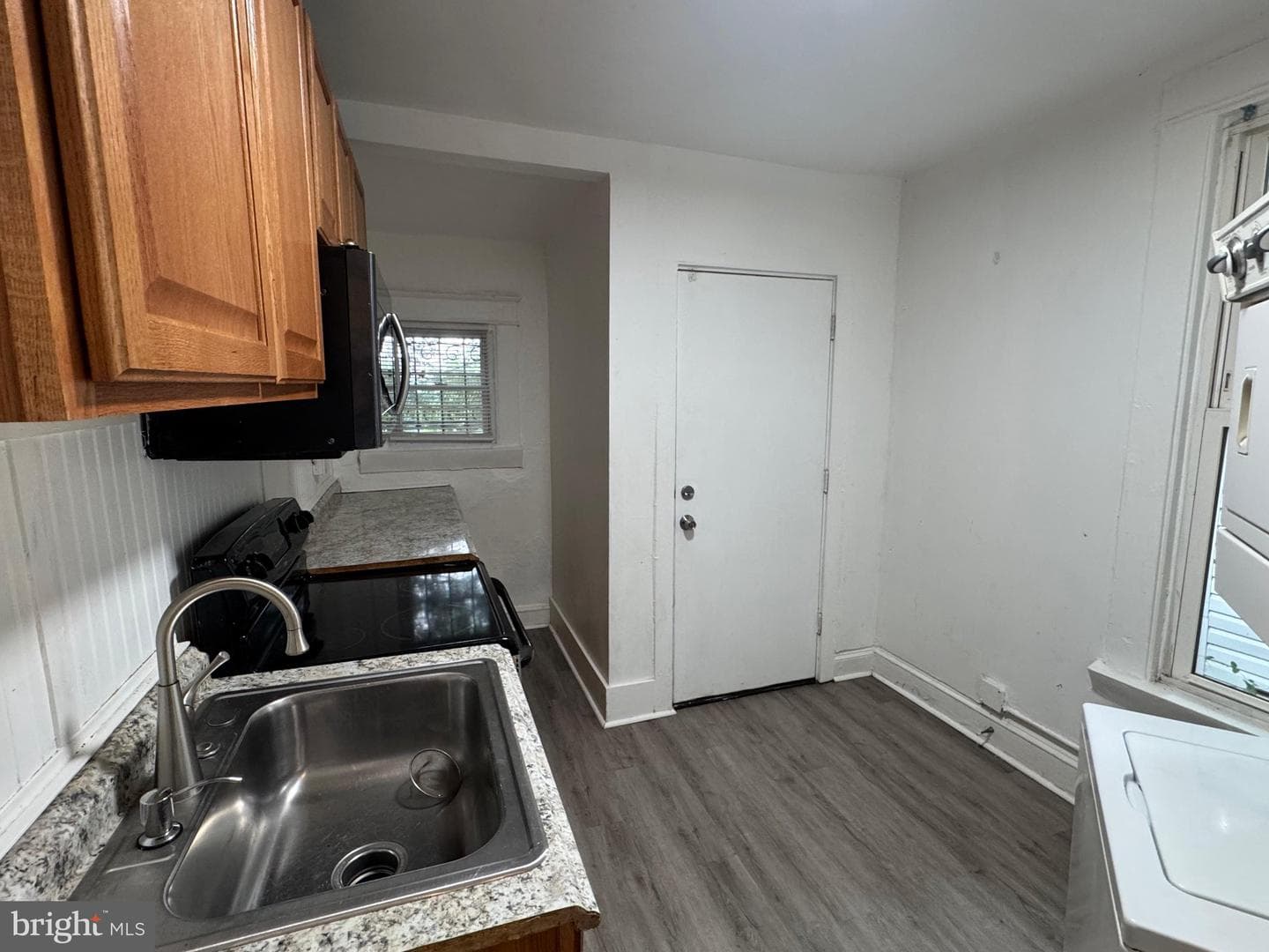 707 Denison Street photo 9