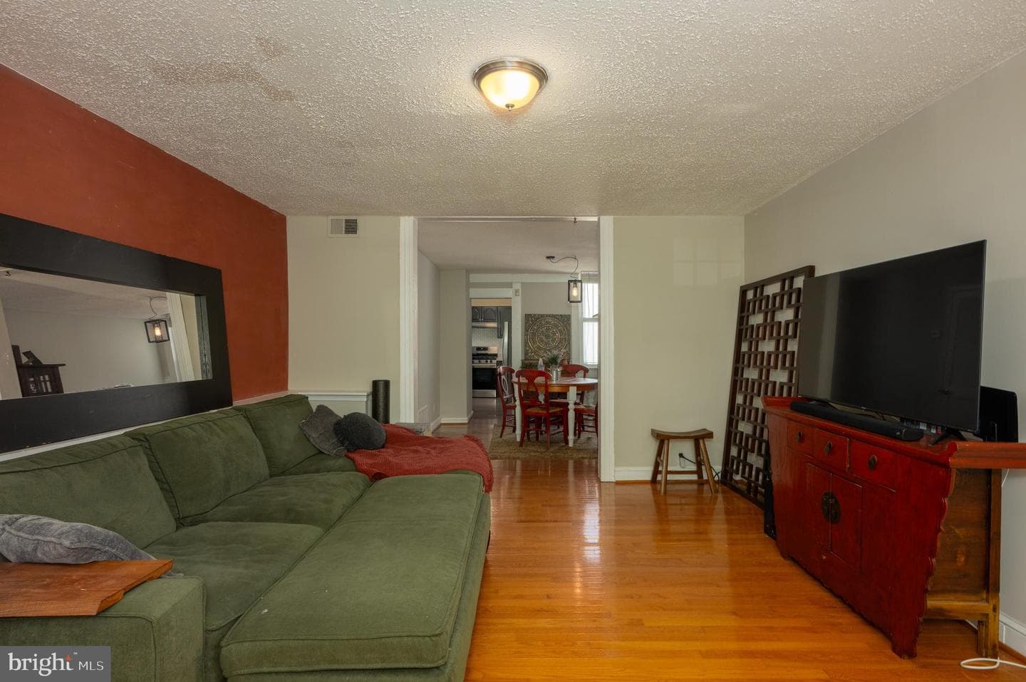 3028 Hudson Street photo 3