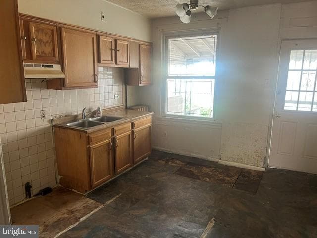 103 N Glover Street photo 4