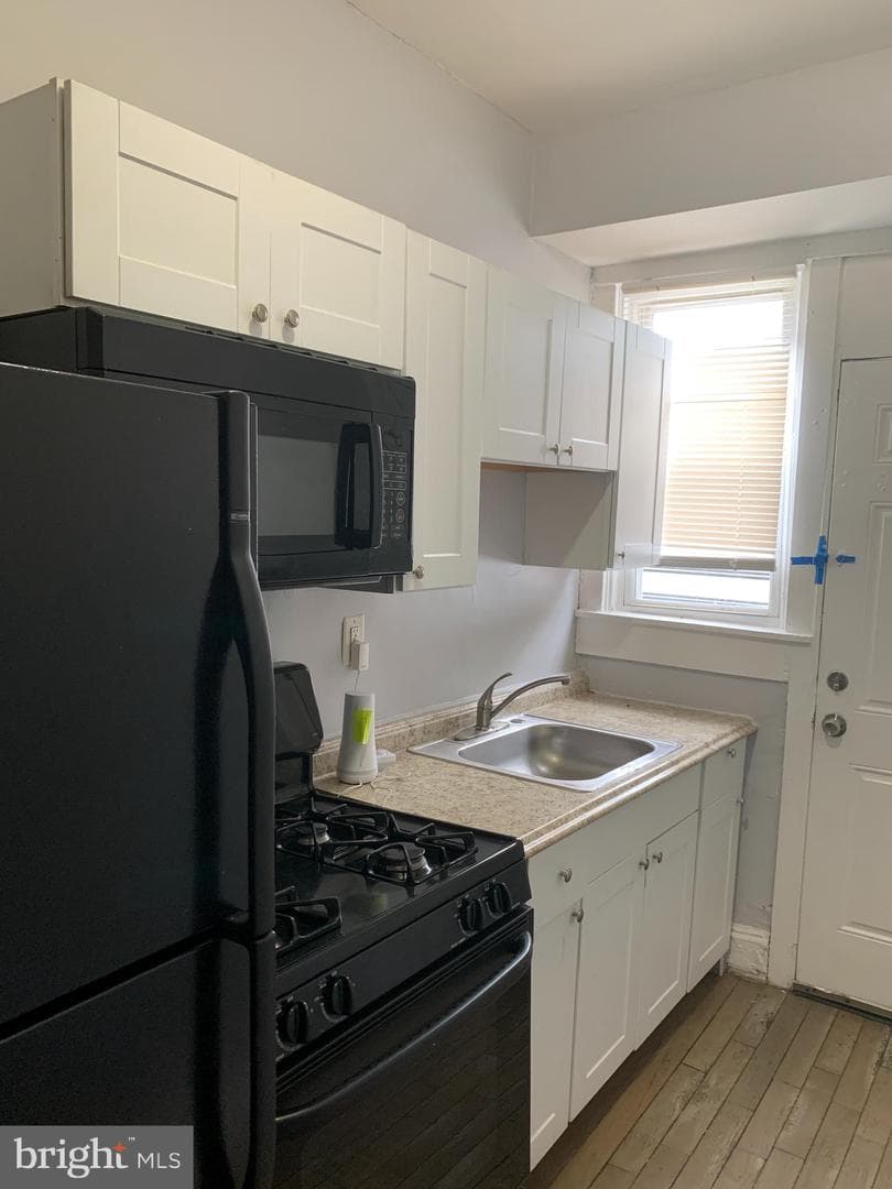 2516 Barclay Street photo 5