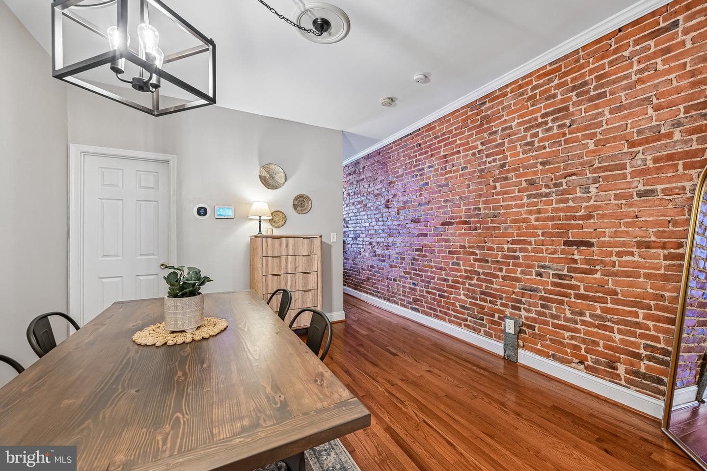 1113 W Cross Street W photo 12