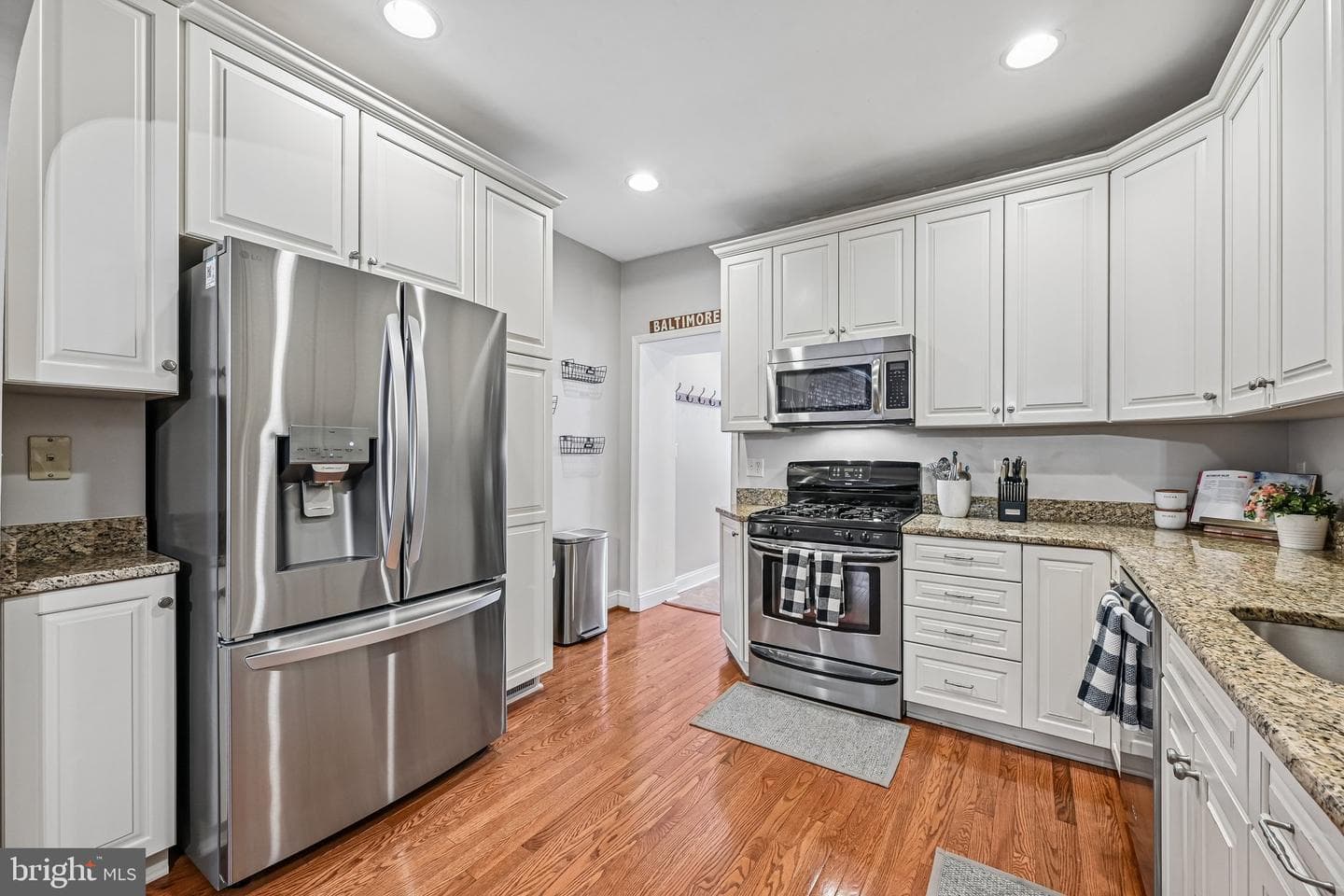 1113 W Cross Street W photo 13