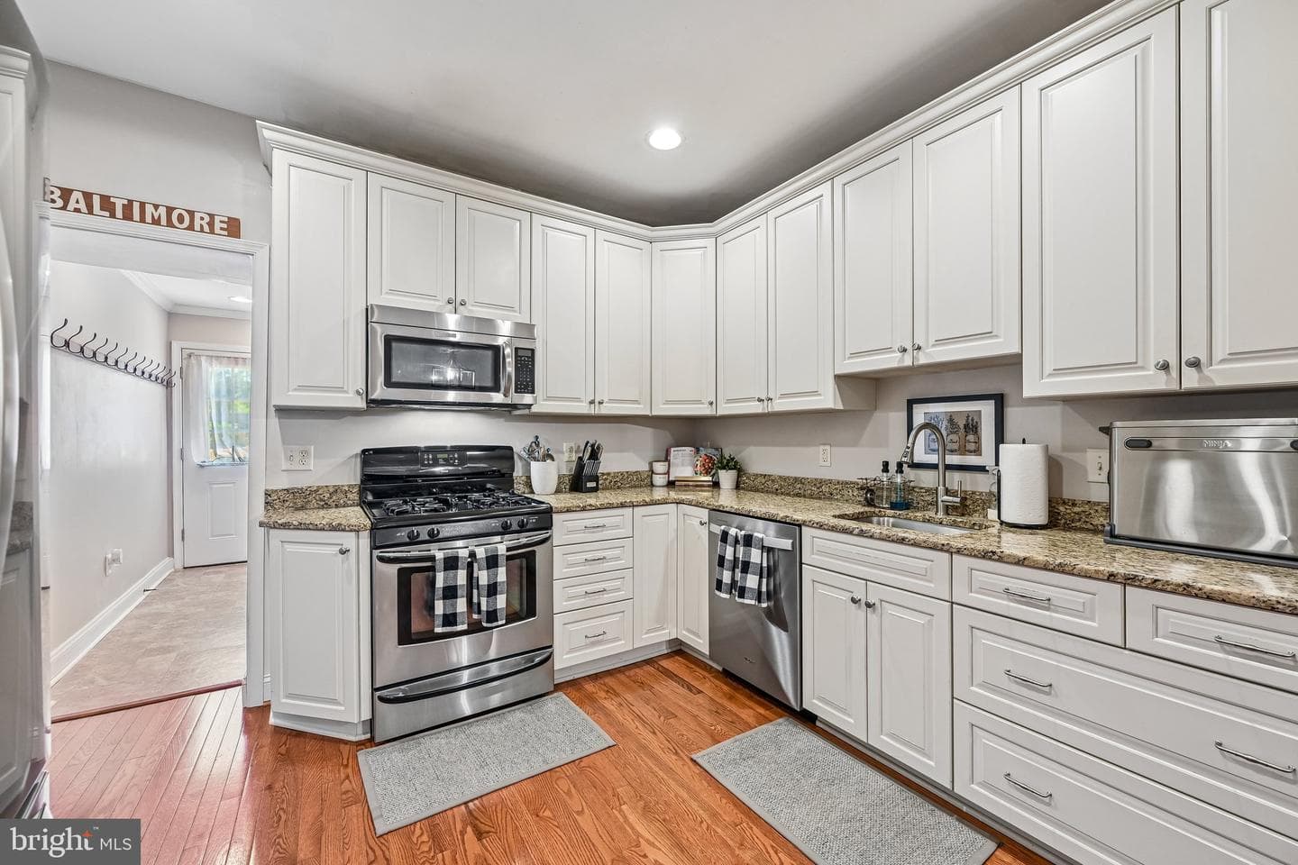 1113 W Cross Street W photo 14