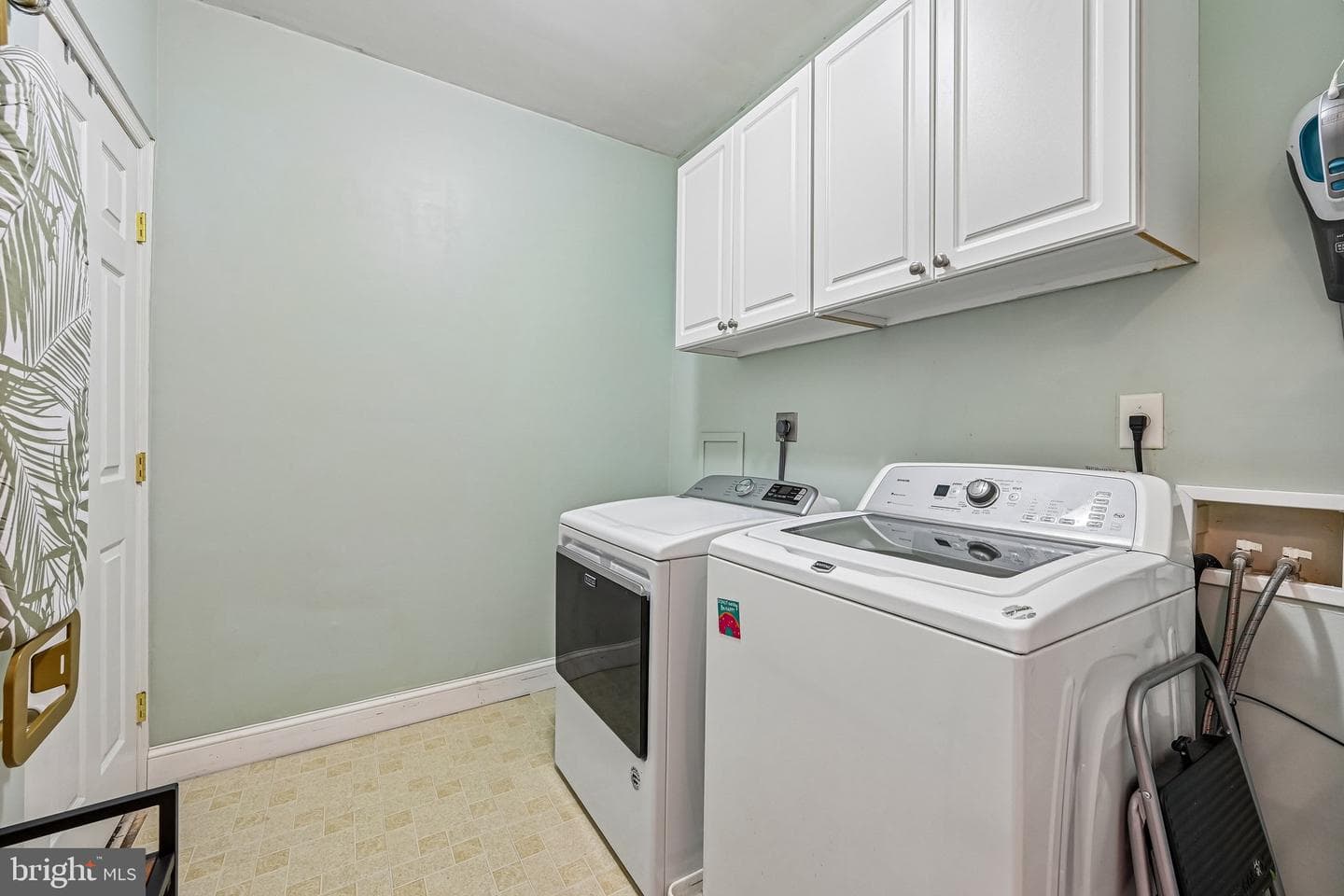 1113 W Cross Street W photo 24