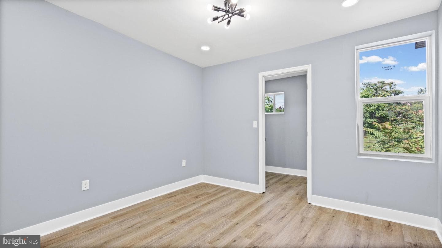 1720 Rutland Avenue photo 22