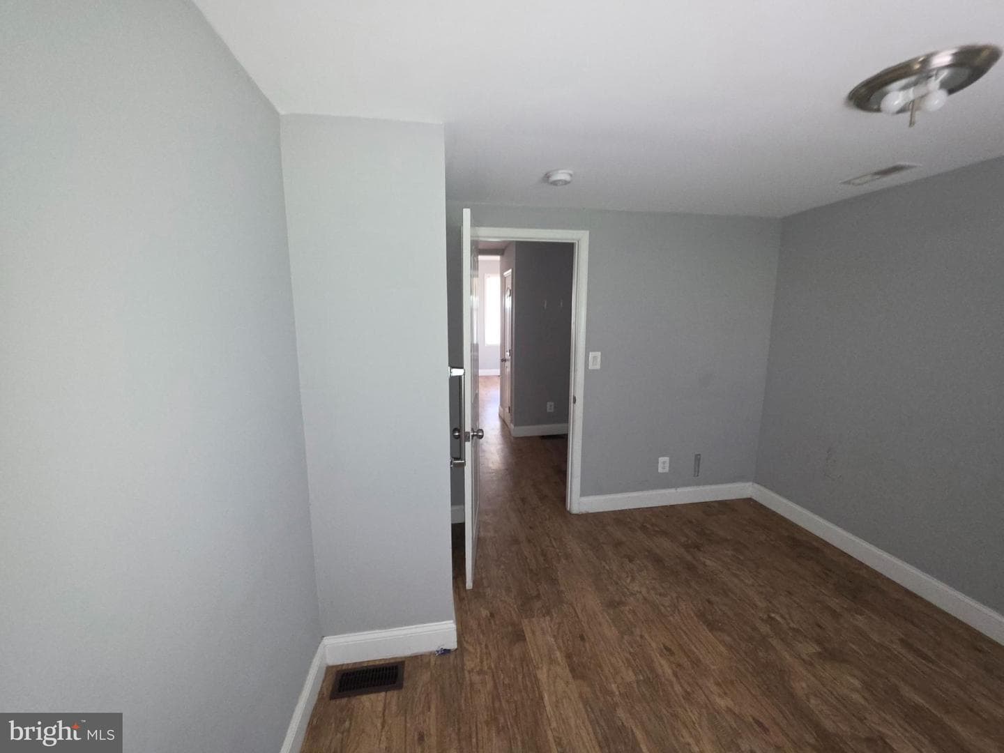 4002 Mortimer Avenue photo 16