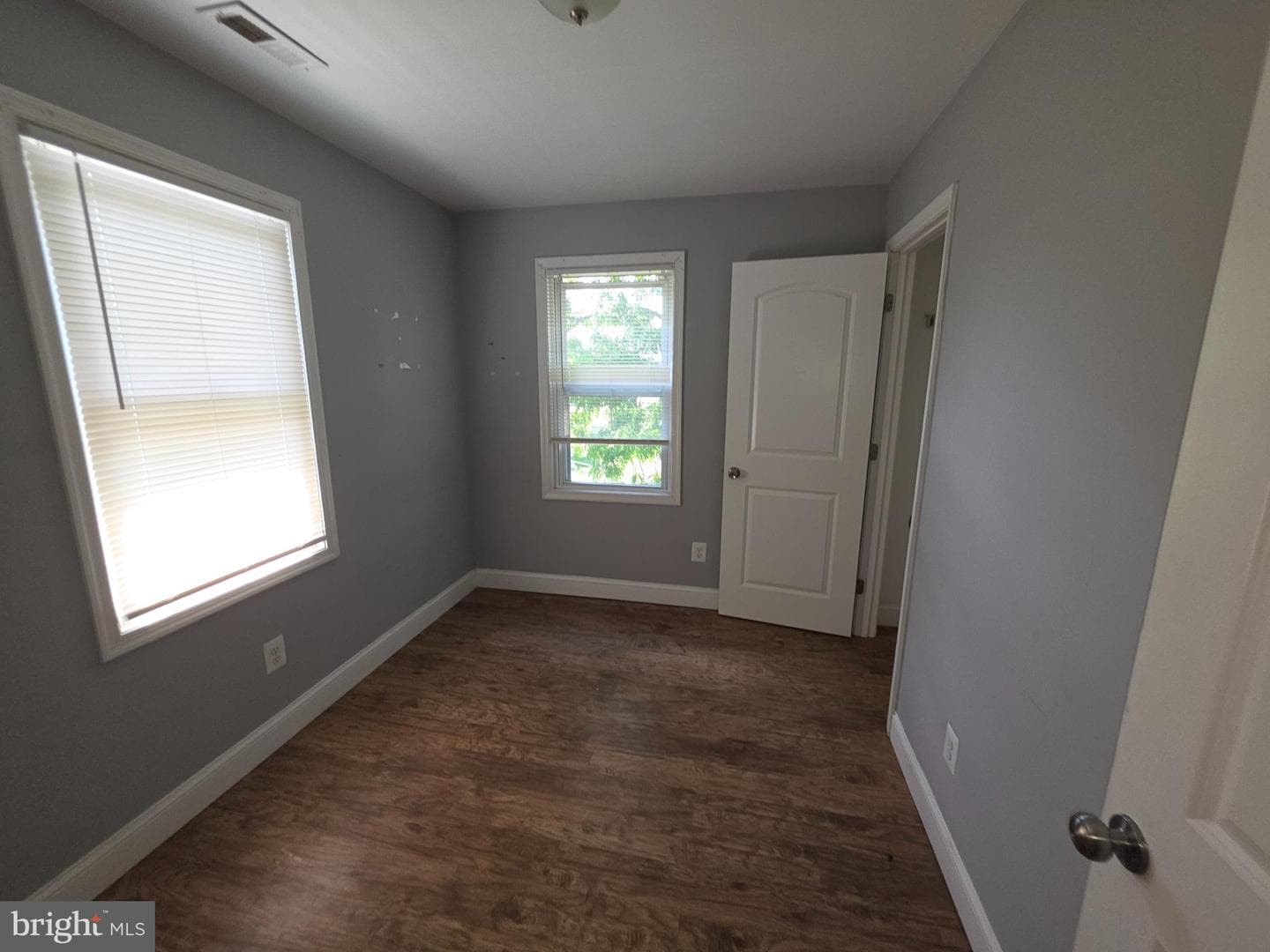 4002 Mortimer Avenue photo 17