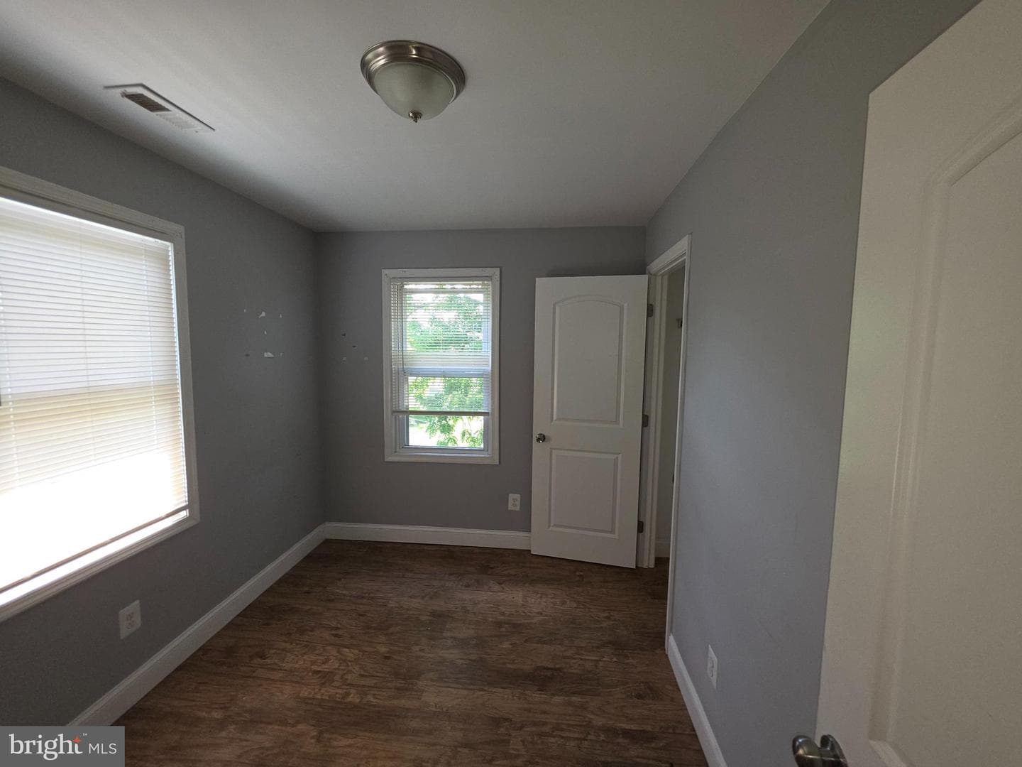 4002 Mortimer Avenue photo 18