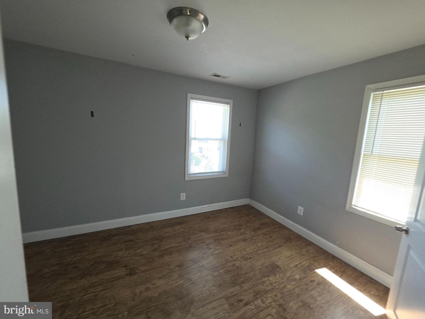 4002 Mortimer Avenue photo 20