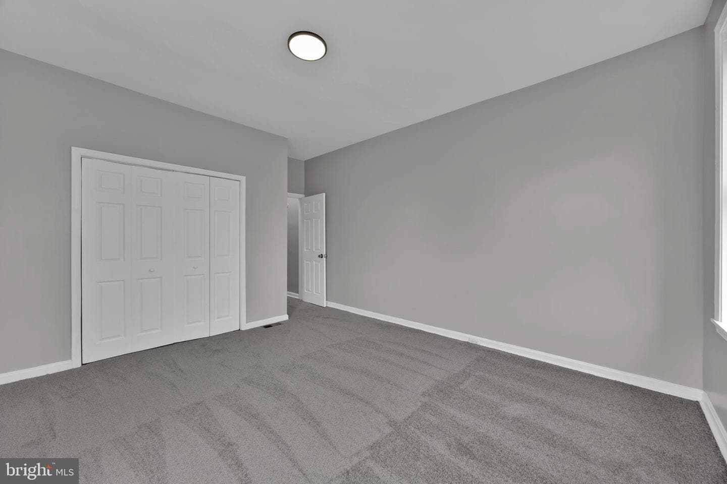 500 N Luzerne Avenue photo 12