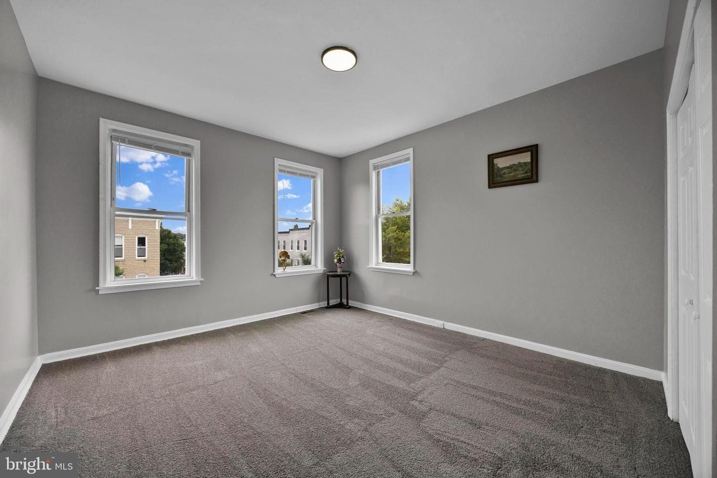 500 N Luzerne Avenue photo 13