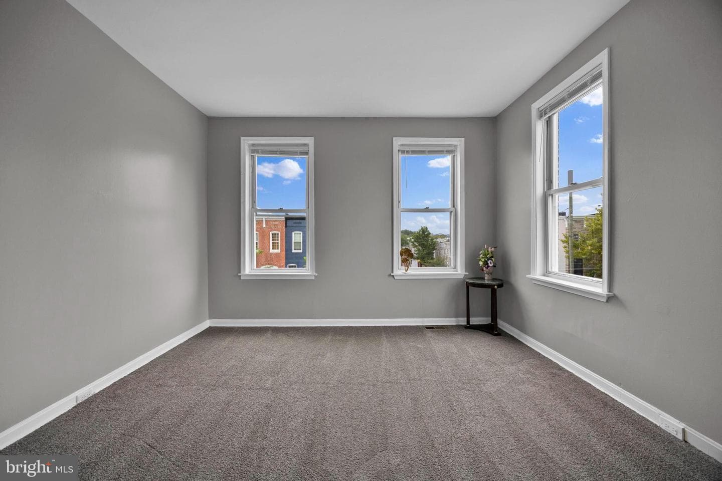 500 N Luzerne Avenue photo 14