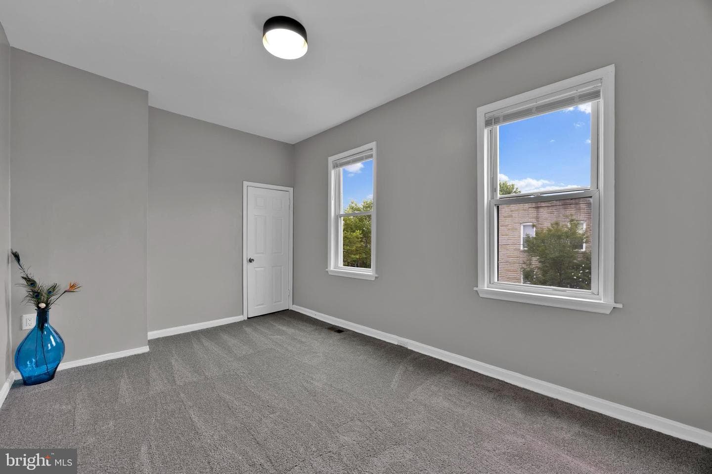 500 N Luzerne Avenue photo 16