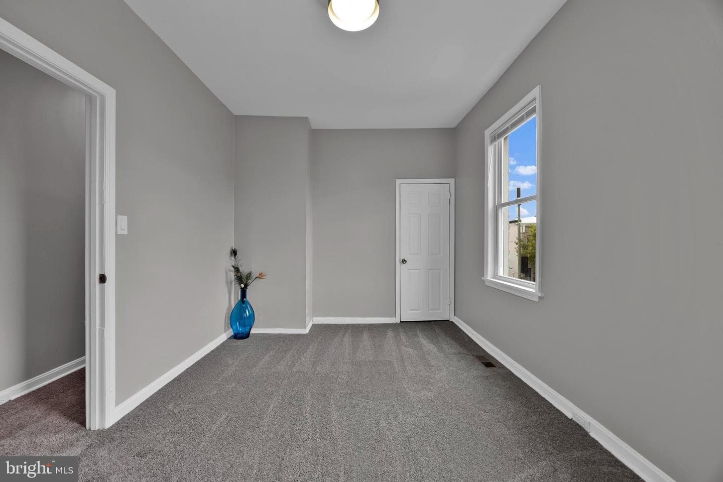 500 N Luzerne Avenue photo 18