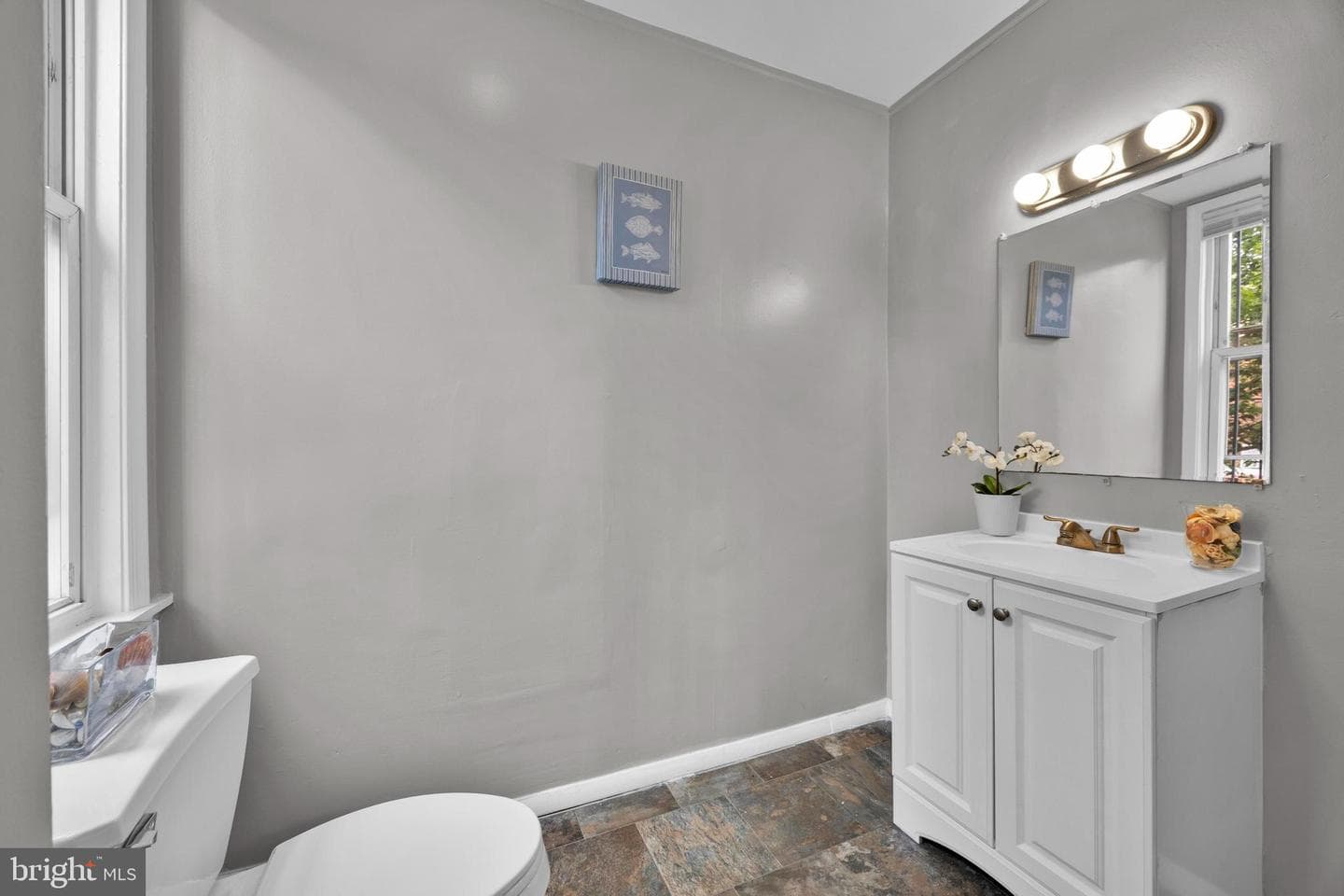 500 N Luzerne Avenue photo 31