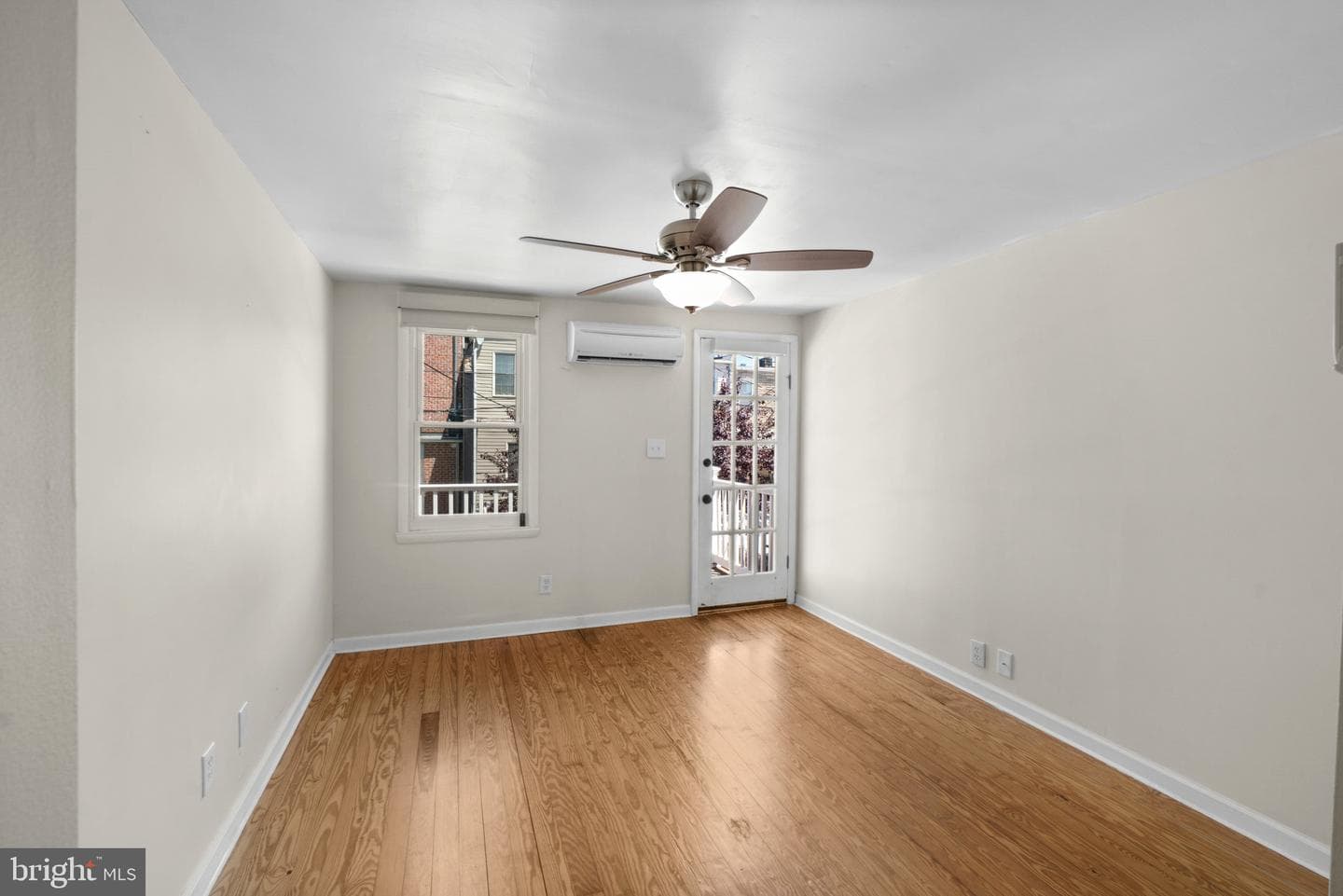 909 S Streeper Street photo 26