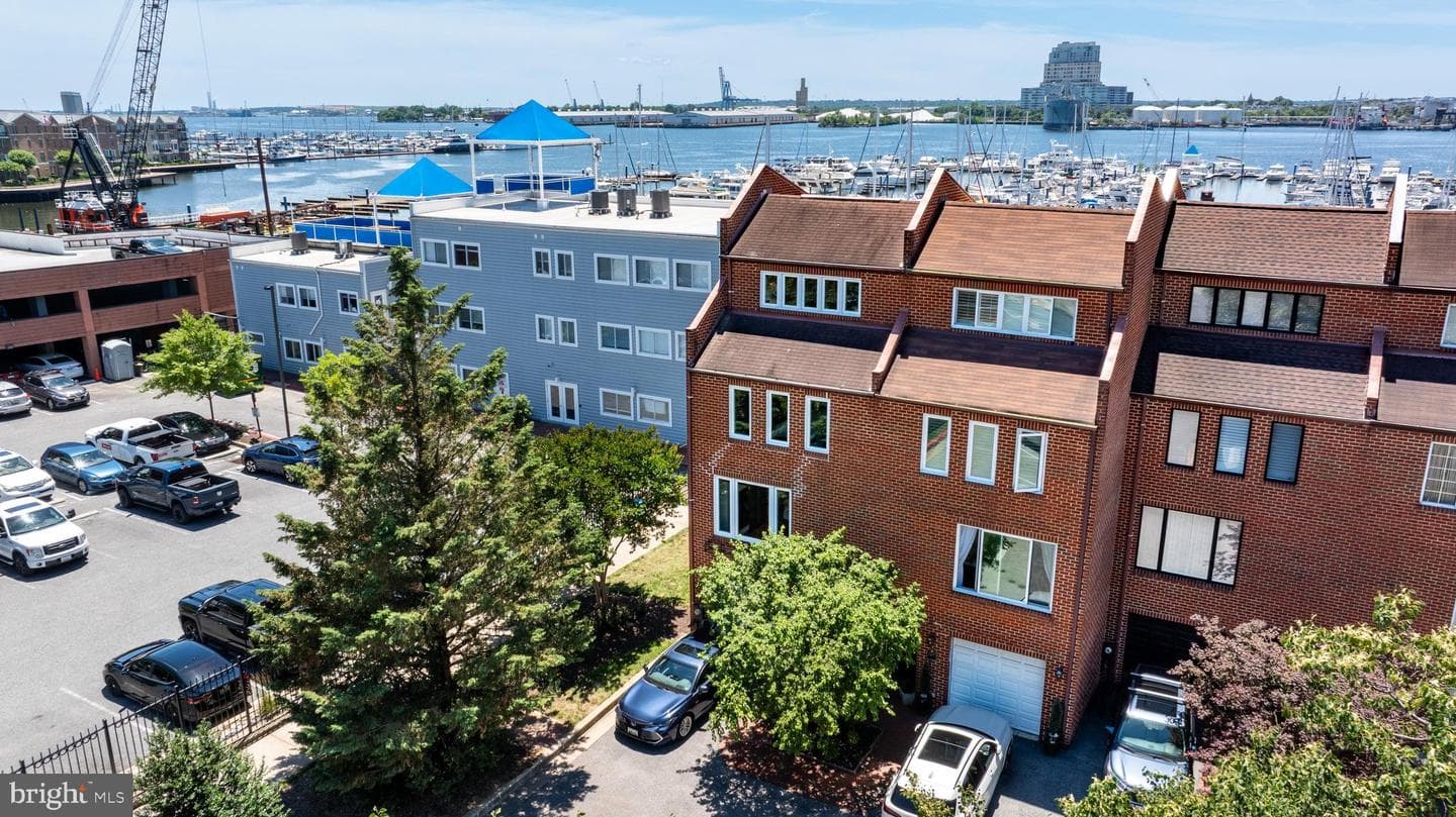 2439 Boston Street photo 3