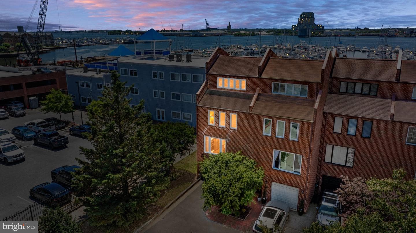 2439 Boston Street photo 57