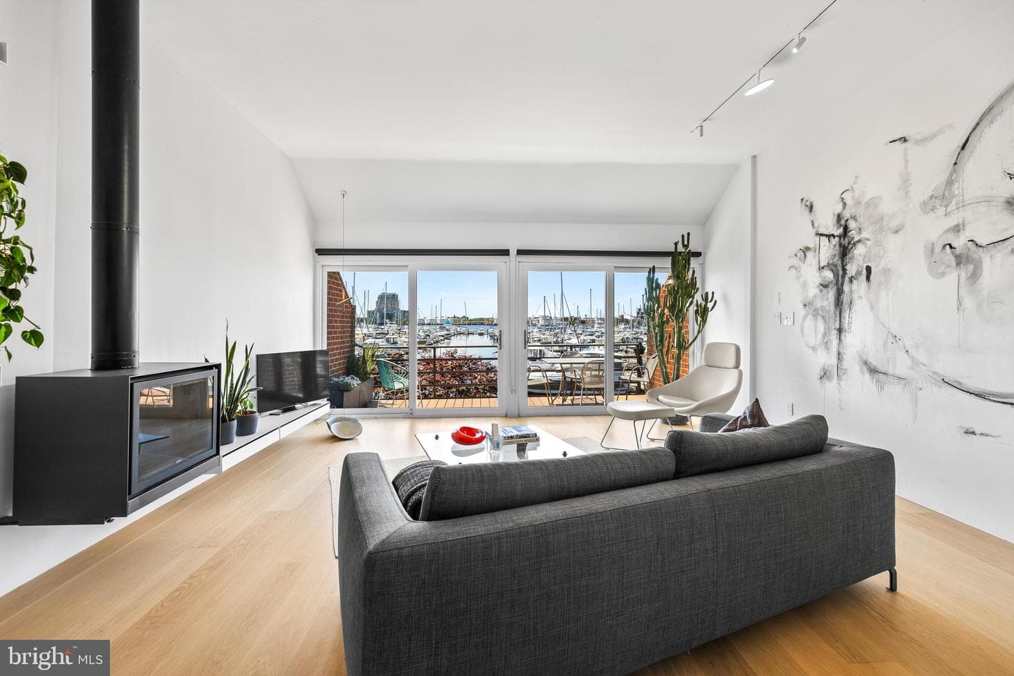 2439 Boston Street photo 8