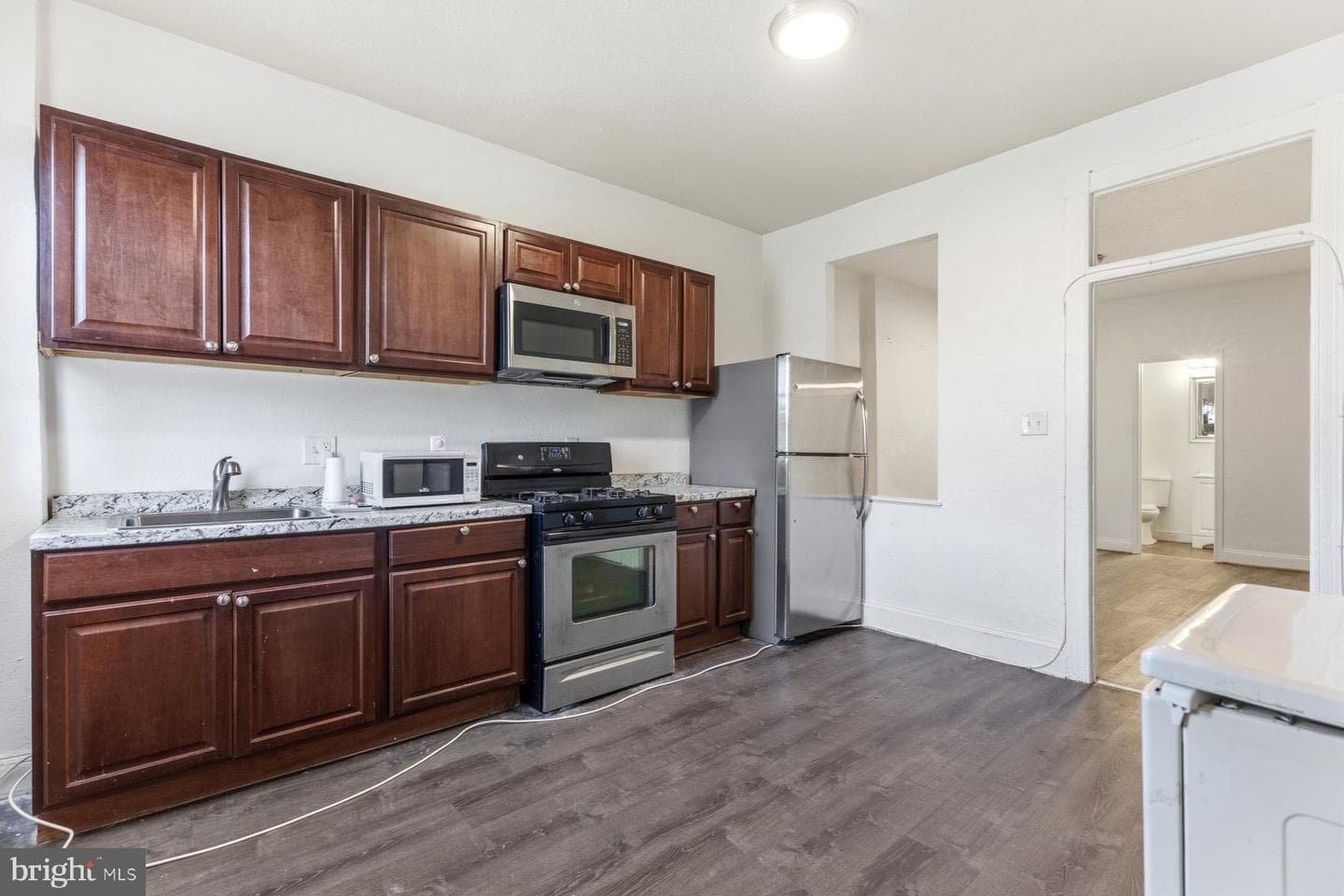 2542 W Fayette Street W photo 10