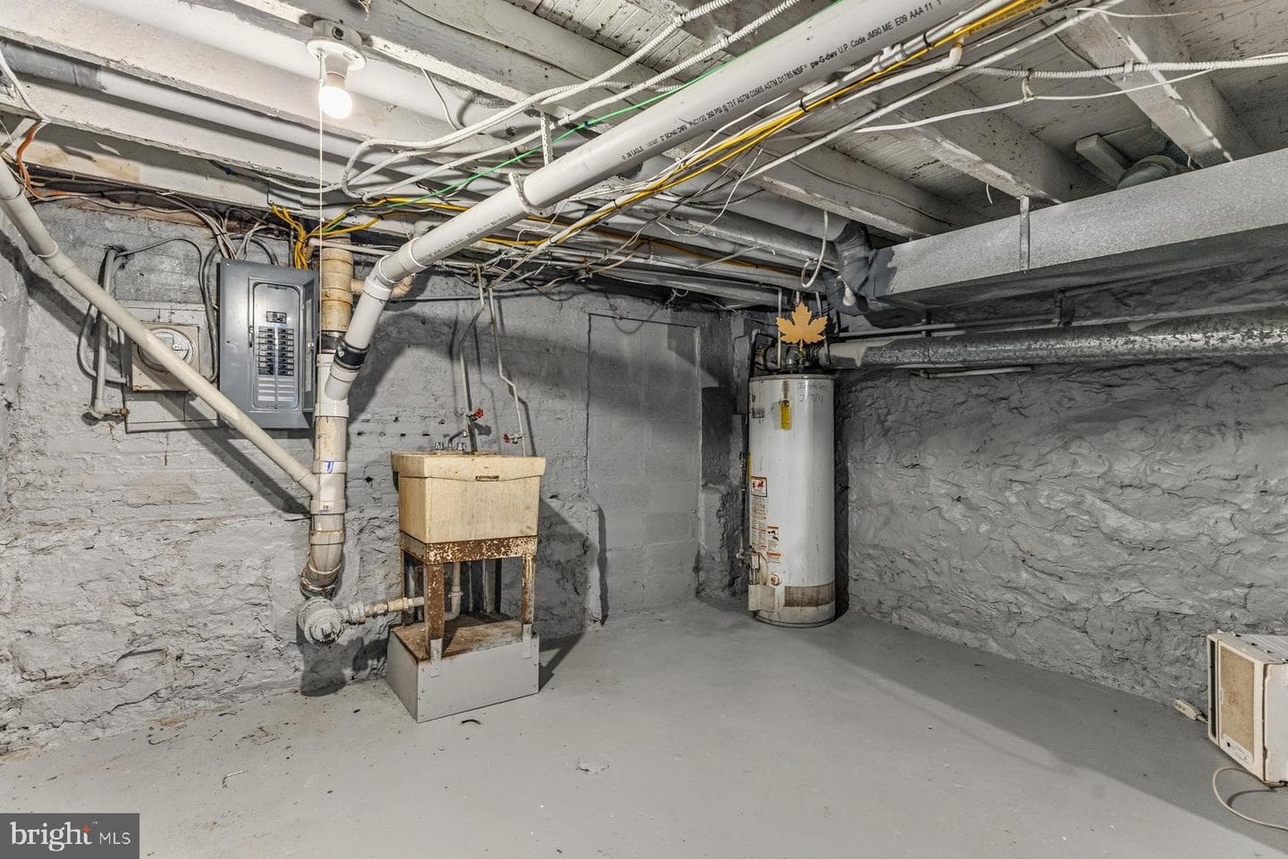 2542 W Fayette Street W photo 12