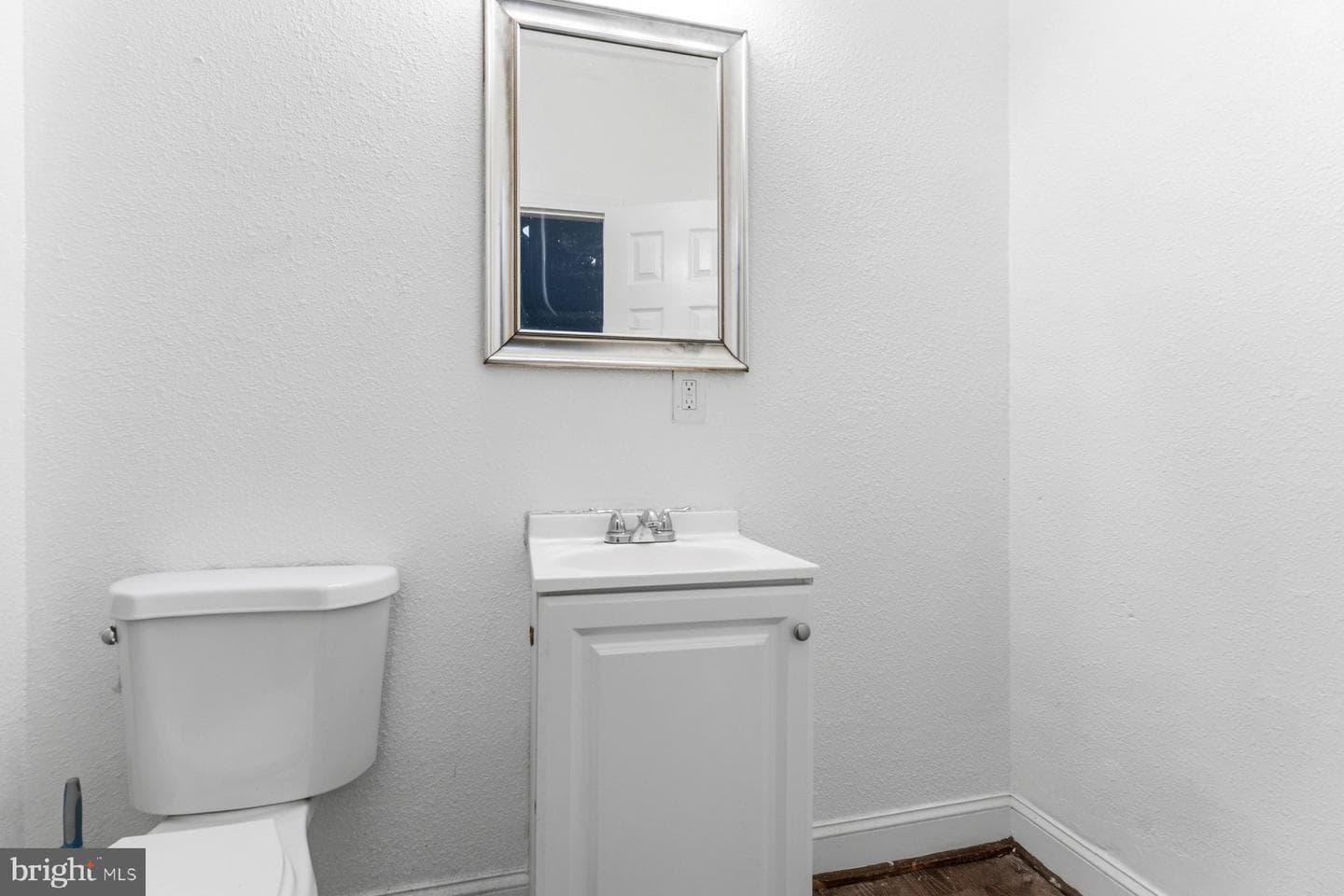 2542 W Fayette Street W photo 14